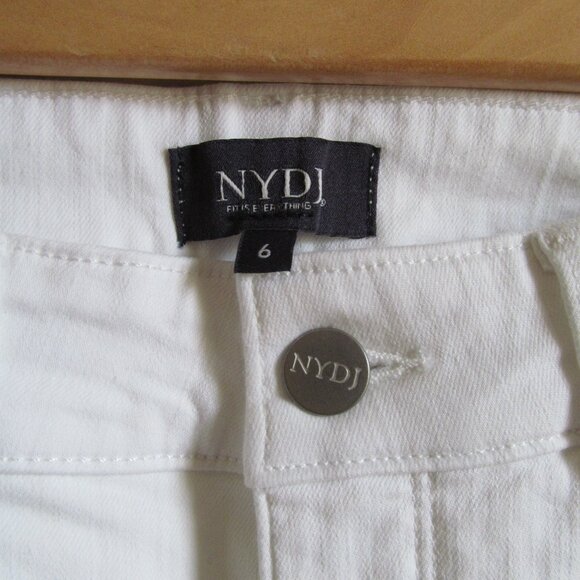 NYDJ White Ella Denim Shorts - Size 6 - Picture 3 of 3